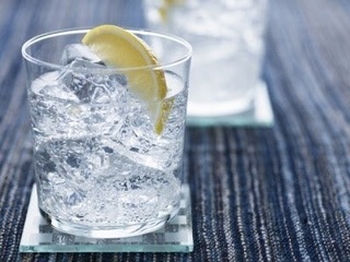 焼酎のロックの画像.jpg