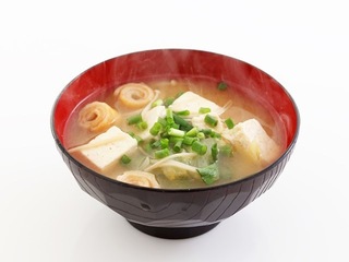 豆腐と麩のみそ汁の画像.jpg